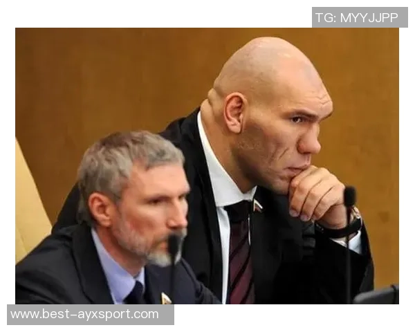 张佳玮点评华子表现称其如同09韦德莱利曾比韦德为矮两寸的乔丹